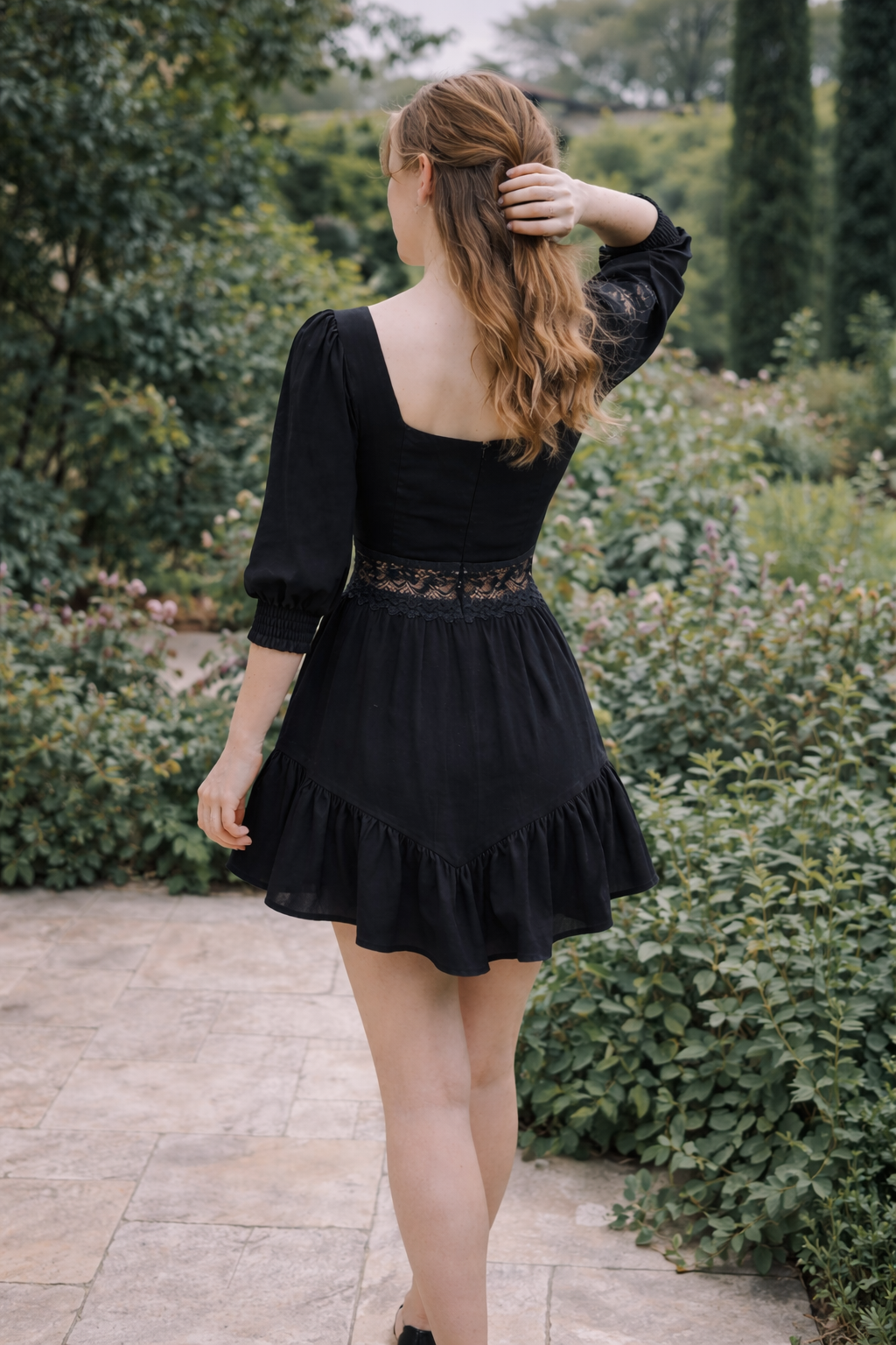 Loana lace dress
